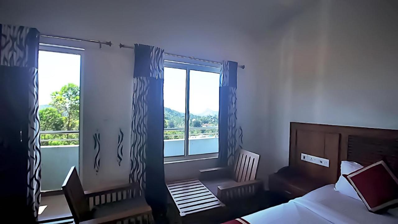 Princess De Munnar - 3 Star Hotel Тривандрум Номер фото